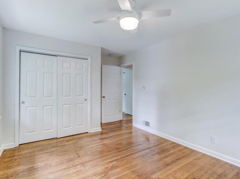2556 Sunset Dr, Atlanta GA  30345-1947 exterior