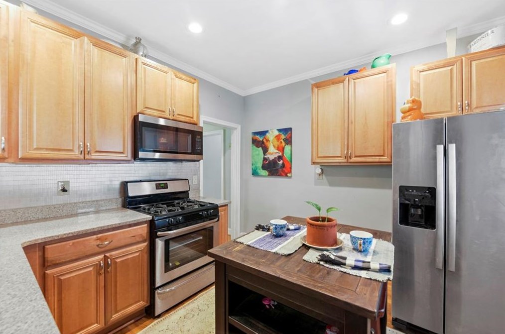 837 Lake Dr, Decatur GA  30030-4903 exterior