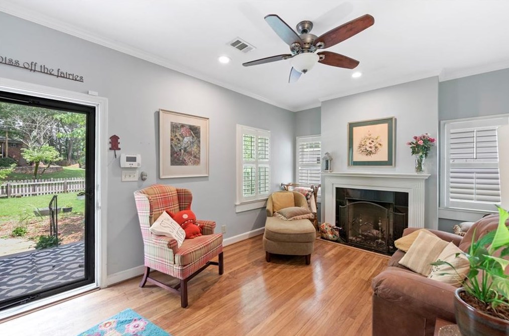 837 Lake Dr, Decatur GA  30030-4903 exterior