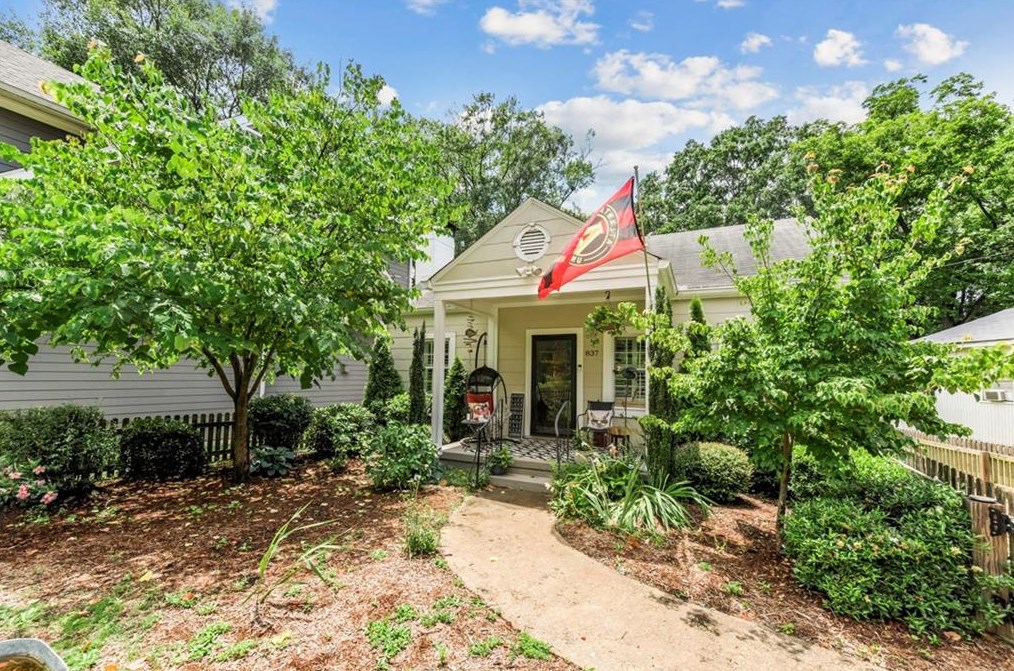 837 Lake Dr, Decatur GA  30030-4903 exterior