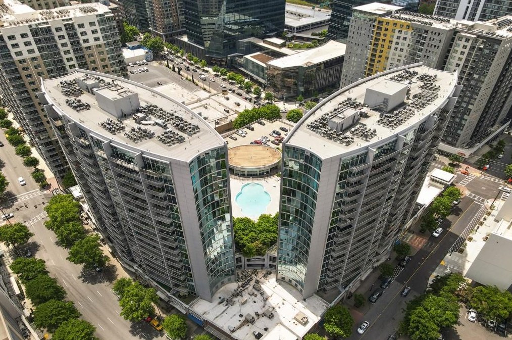 44 Peachtree Pl, Atlanta GA  30309-3907 exterior