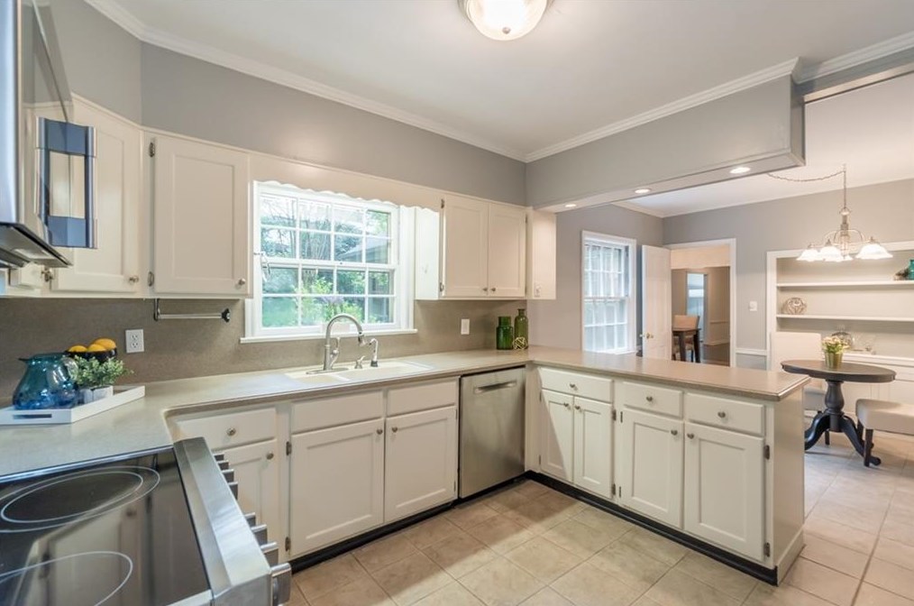 164 Parkwood Rd, Decatur GA  30030-2812 exterior