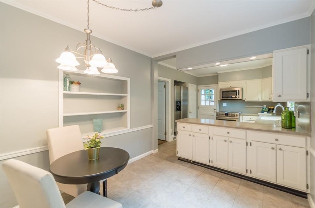 164 Parkwood Rd, Decatur GA  30030-2812 exterior