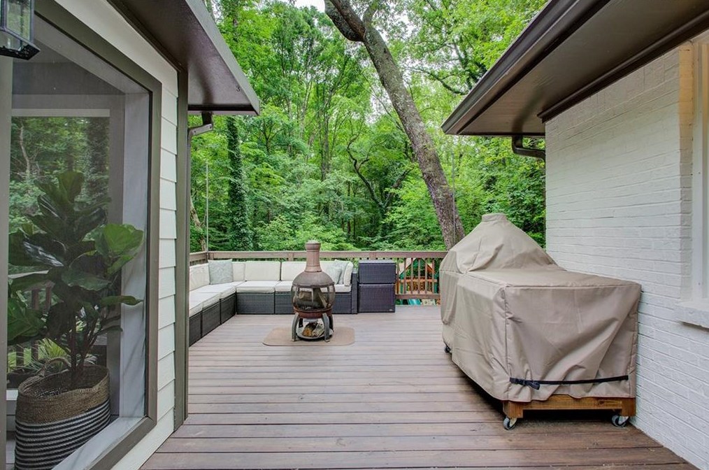 2676 Ridge Valley Rd, Atlanta GA  30327-1824 exterior