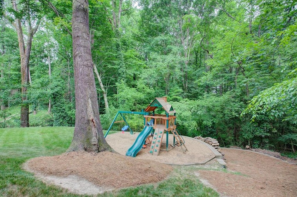 2676 Ridge Valley Rd, Atlanta GA  30327-1824 exterior