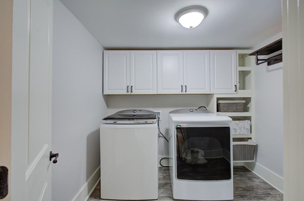 2676 Ridge Valley Rd, Atlanta GA  30327-1824 exterior