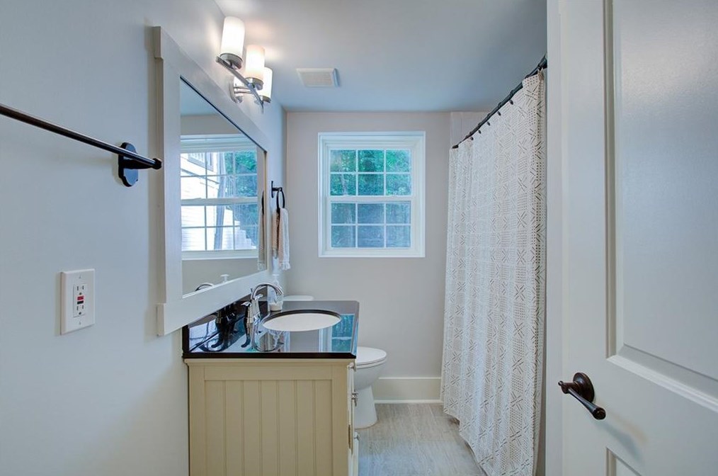 2676 Ridge Valley Rd, Atlanta GA  30327-1824 exterior