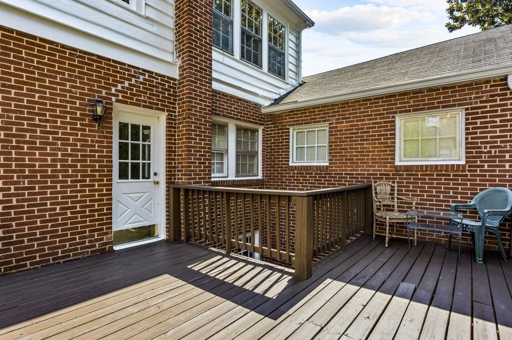 53 Sheridan Dr, Atlanta GA  30305-3103 exterior