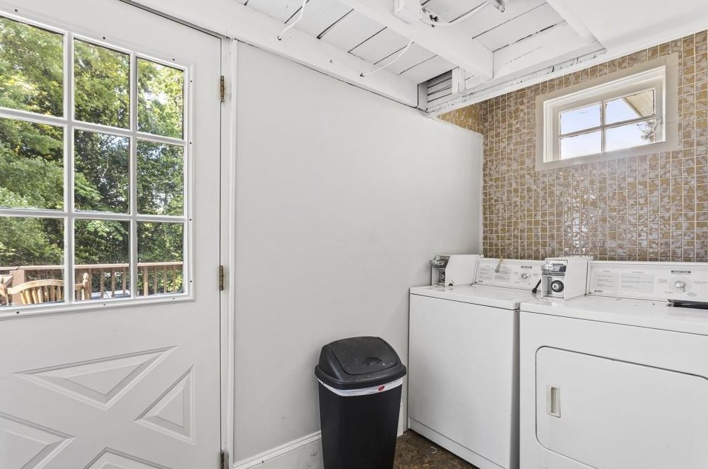 53 Sheridan Dr, Atlanta GA  30305-3103 exterior