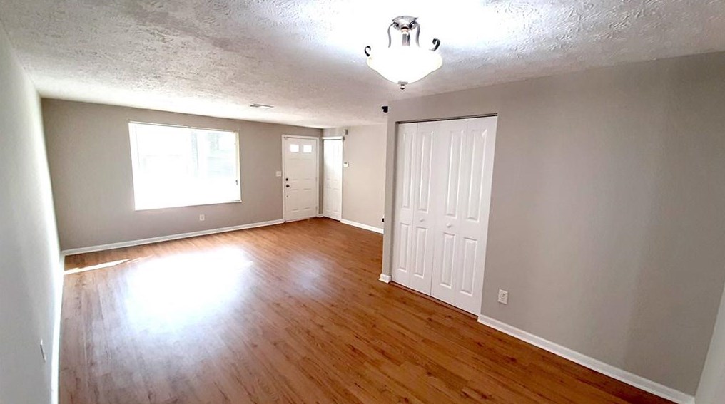 5189 Scarbrough Trail W, Stone Mountain, GA 30088