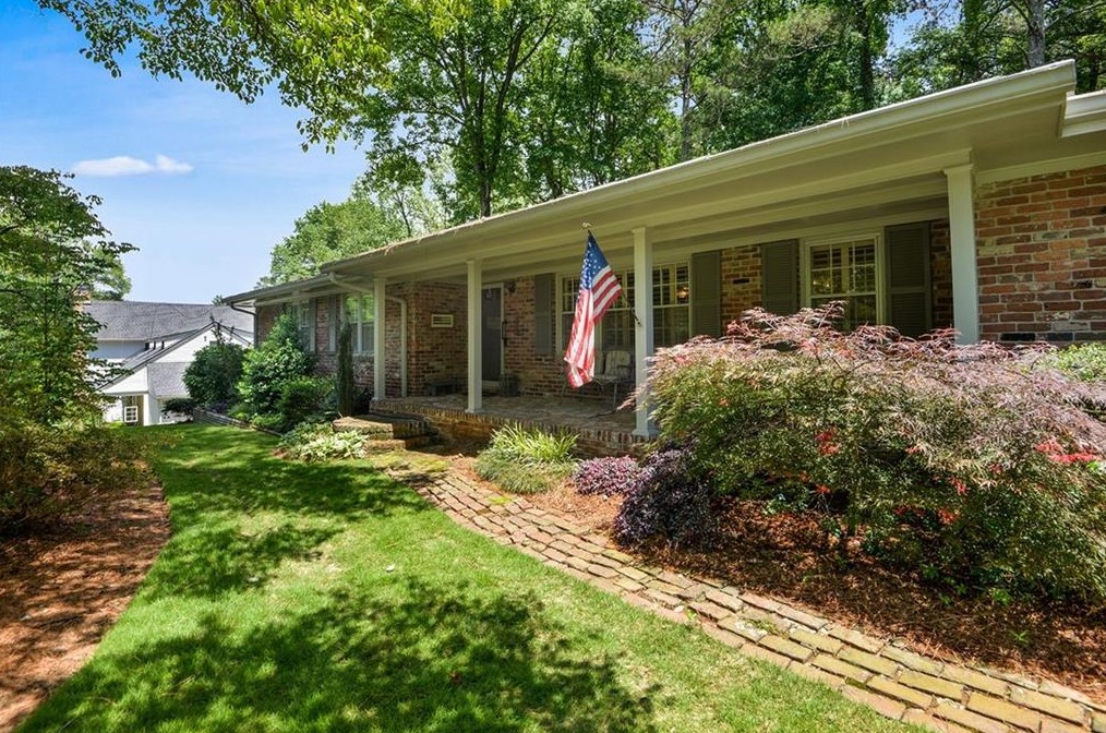 2220 Cumberland Dr, Smyrna GA  30080-4661 exterior