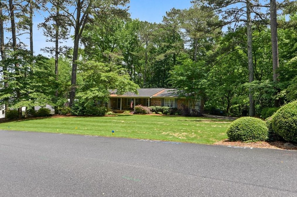 2220 Cumberland Dr, Smyrna GA  30080-4661 exterior