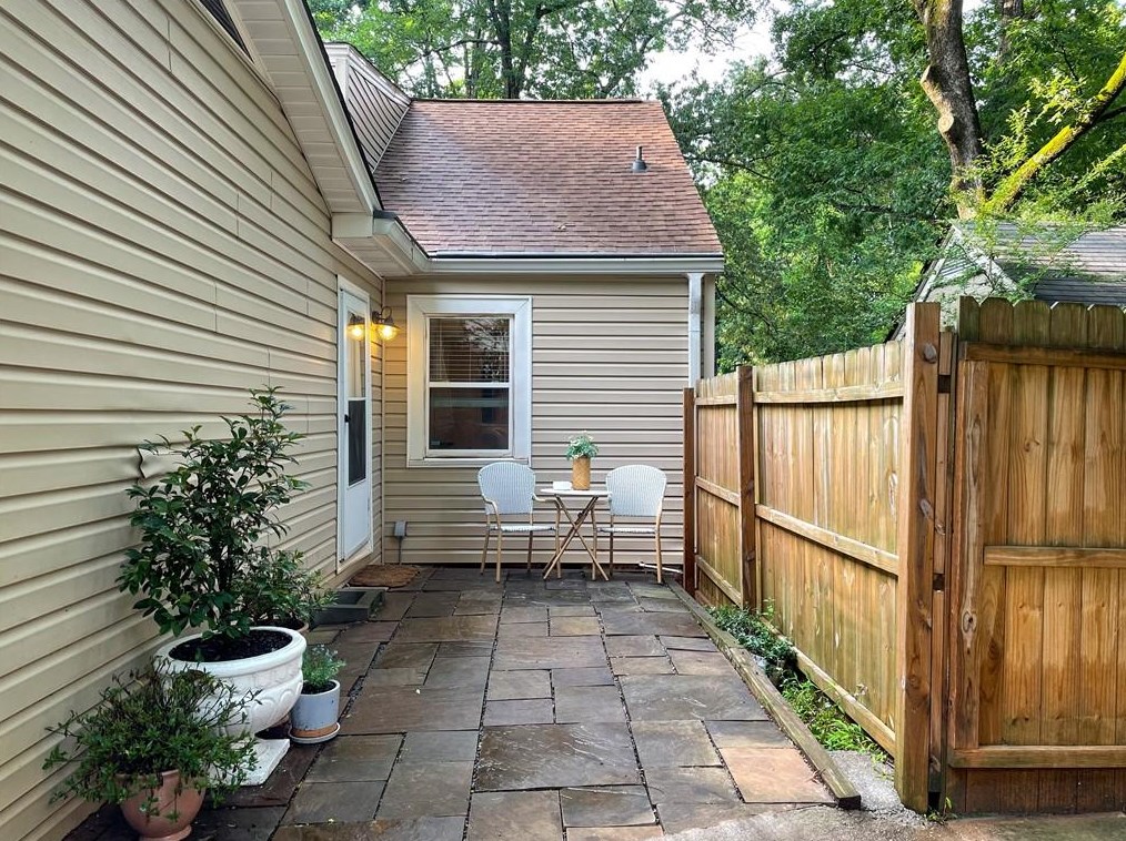 2461 Woodland Cir, Atlanta GA  30344-2765 exterior