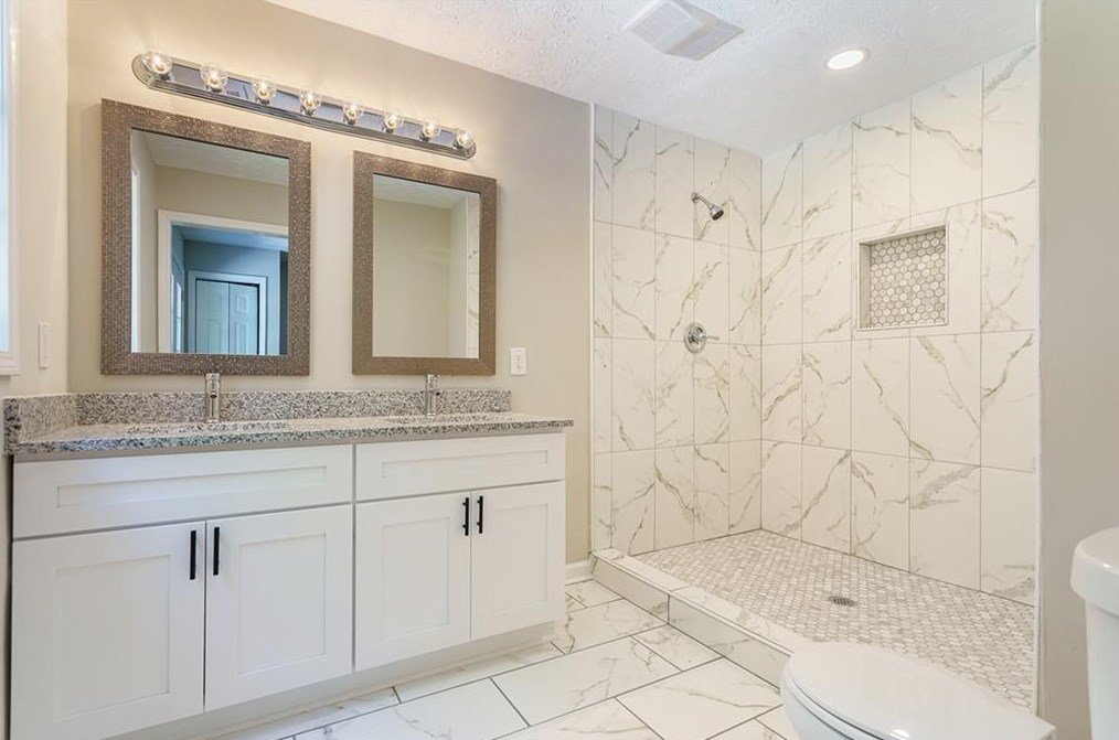 2409 Shamrock Dr, Decatur GA  30032-7149 exterior