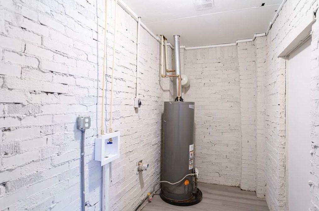 2409 Shamrock Dr, Decatur GA  30032-7149 exterior