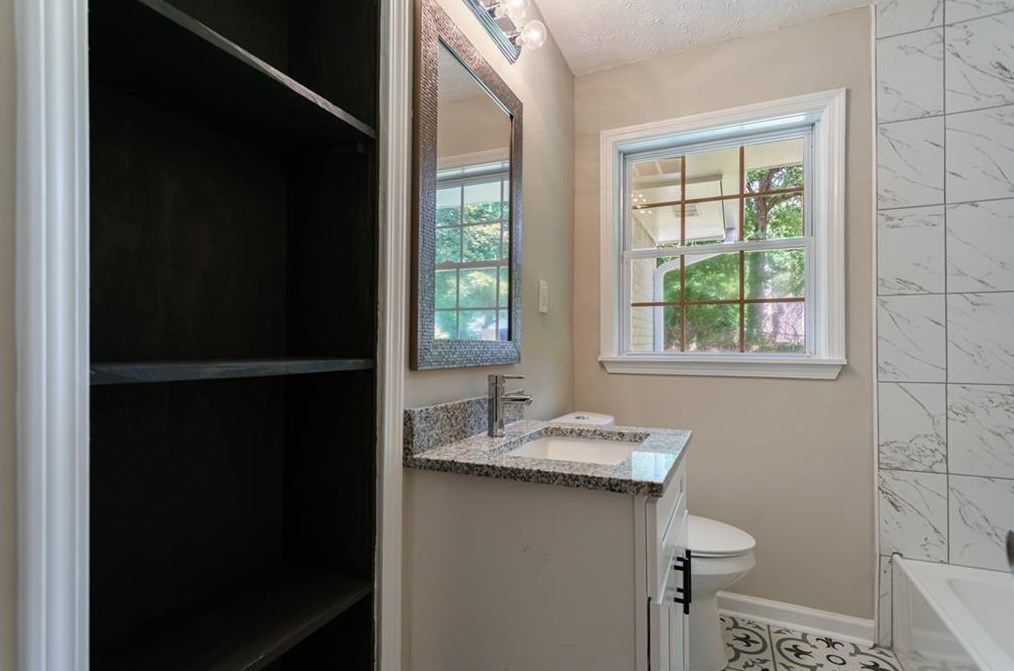 2409 Shamrock Dr, Decatur GA  30032-7149 exterior