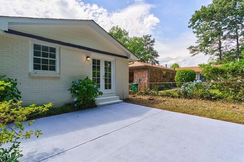 2409 Shamrock Dr, Decatur GA  30032-7149 exterior