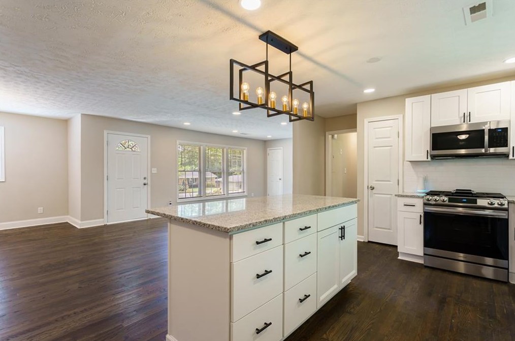 2409 Shamrock Dr, Decatur GA  30032-7149 exterior