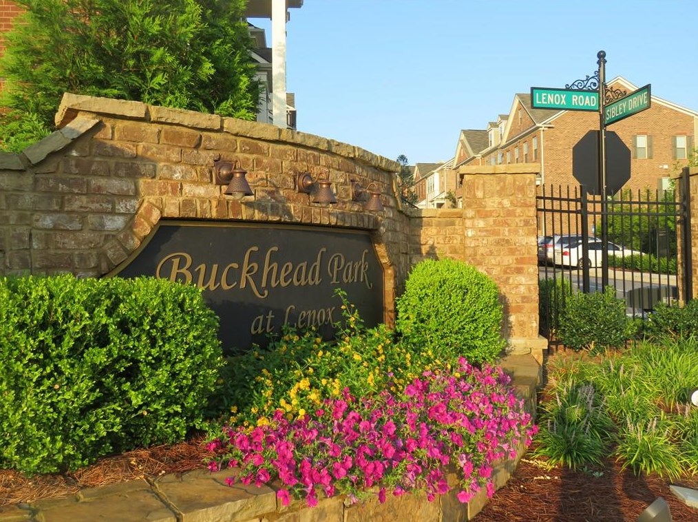 2541 Sibley Dr, Atlanta GA  30324-3107 exterior