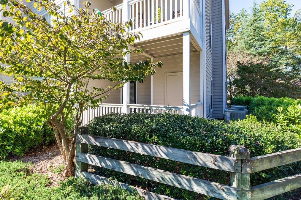 1250 Parkwood Cir, Atlanta GA  30339-2132 exterior