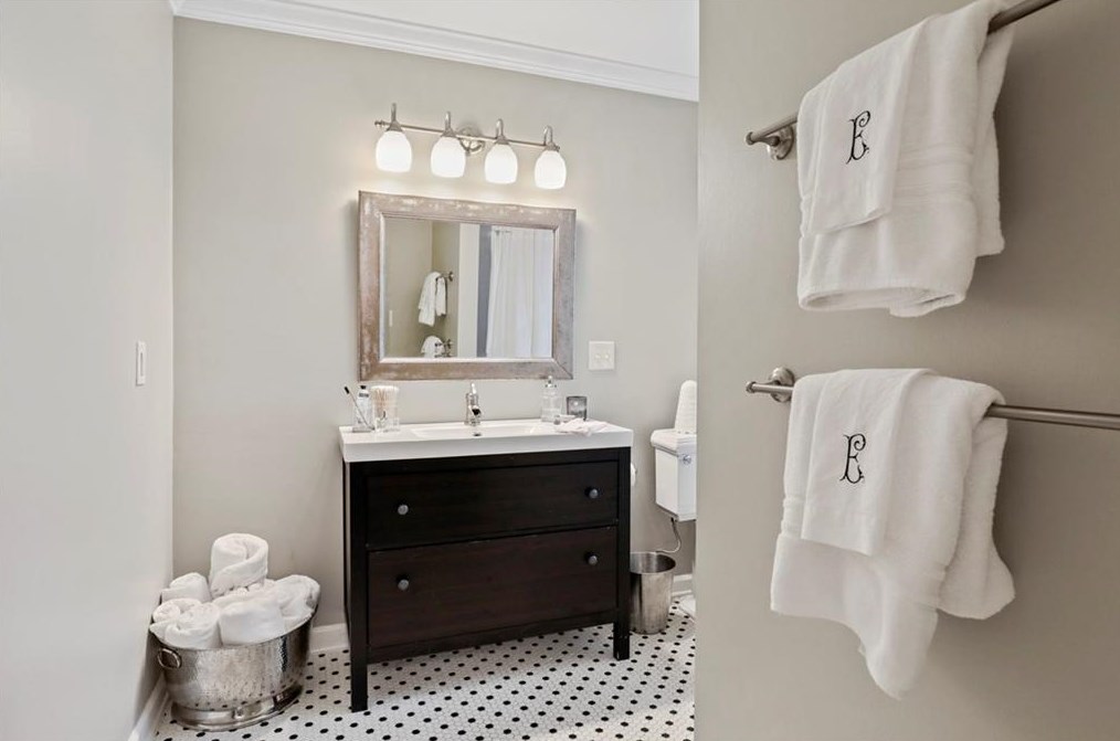 4384 Whitewater Creek Rd, Atlanta GA  30327-3958 exterior