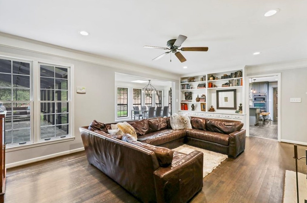 4384 Whitewater Creek Rd, Atlanta GA  30327-3958 exterior