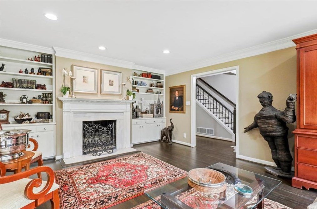4384 Whitewater Creek Rd, Atlanta GA  30327-3958 exterior