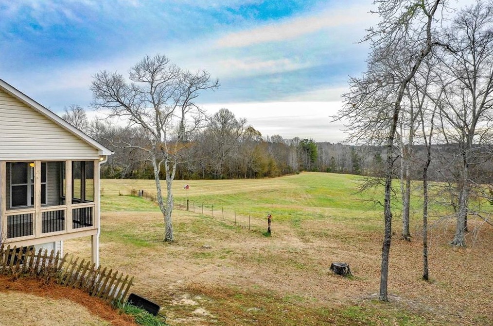 1565 Willow Springs Rd, Dallas GA  30132-0027 exterior