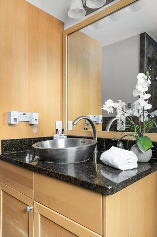 1216 Oldfield Rd, Decatur GA  30030-4545 exterior