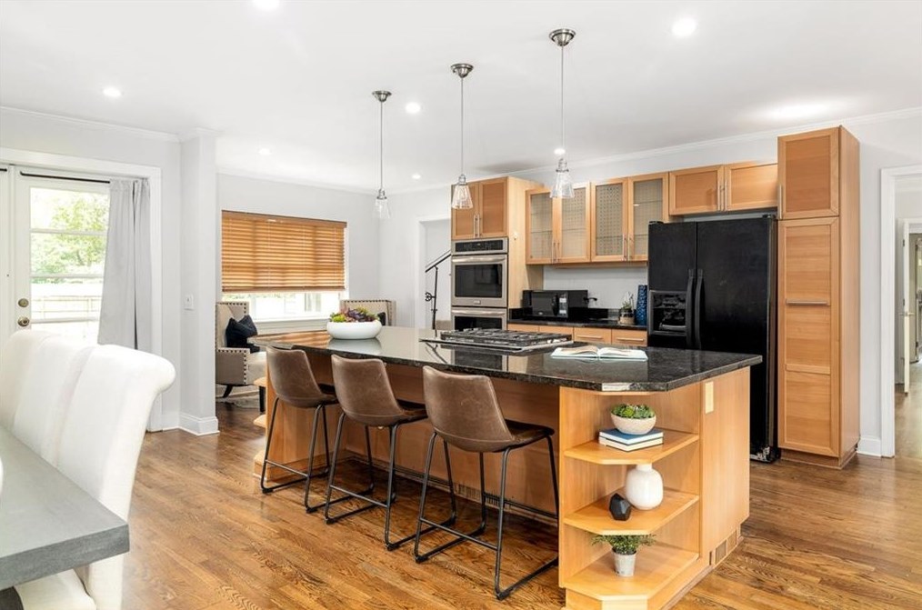 1216 Oldfield Rd, Decatur GA  30030-4545 exterior