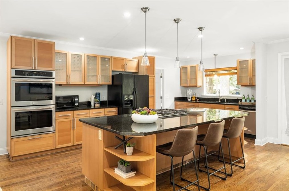 1216 Oldfield Rd, Decatur GA  30030-4545 exterior