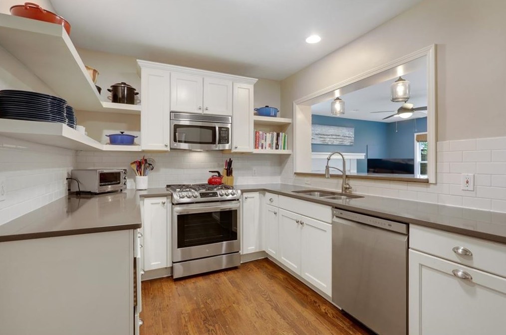 2300 Sanford Rd, Decatur GA  30033-5527 exterior