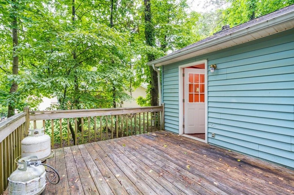 395 Mona Pl, Dallas GA  30132-8197 exterior