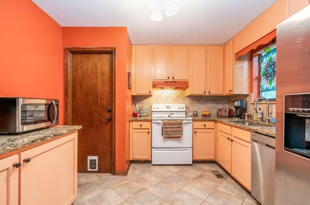 395 Mona Pl, Dallas GA  30132-8197 exterior