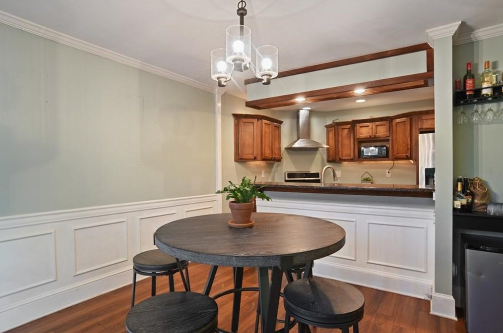 1070 Creatwood Cir, Smyrna GA  30080-8212 exterior