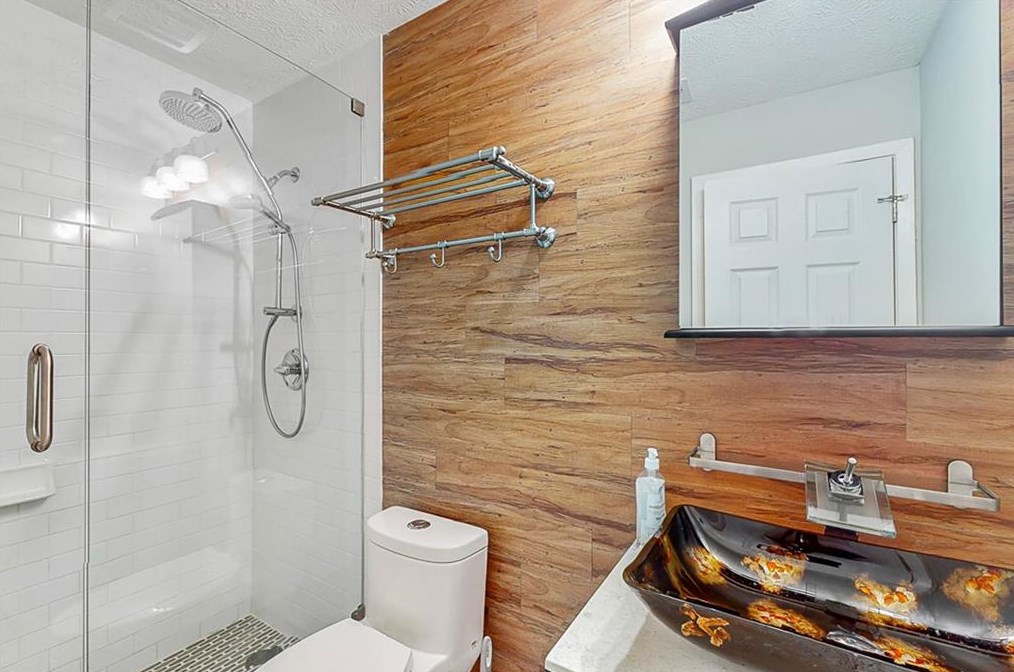 1404 Tuxworth Cir, Decatur GA  30033-5621 exterior