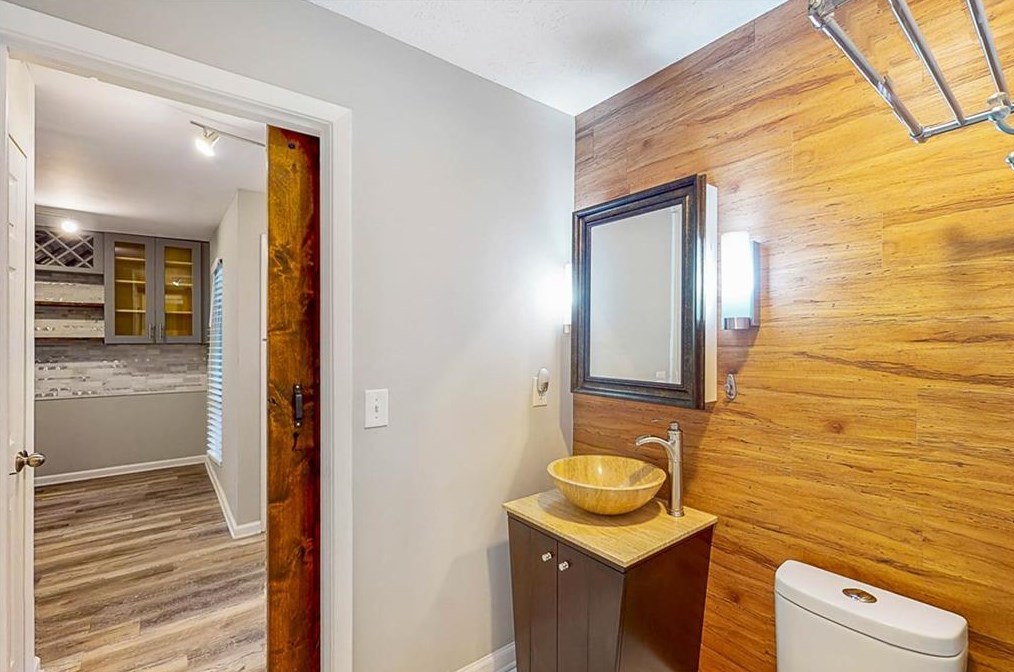 1404 Tuxworth Cir, Decatur GA  30033-5621 exterior