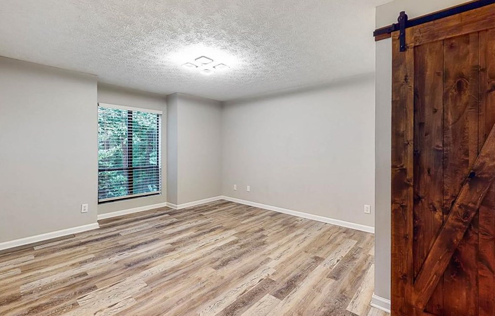 1404 Tuxworth Cir, Decatur GA  30033-5621 exterior