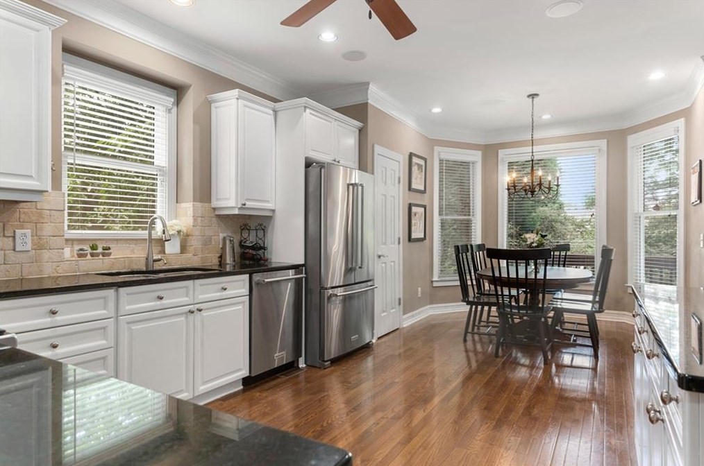 639 Sycamore Dr, Decatur GA  30030-2750 exterior