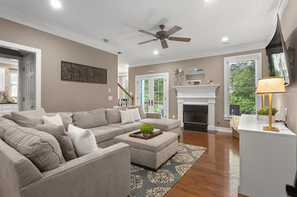 639 Sycamore Dr, Decatur GA  30030-2750 exterior