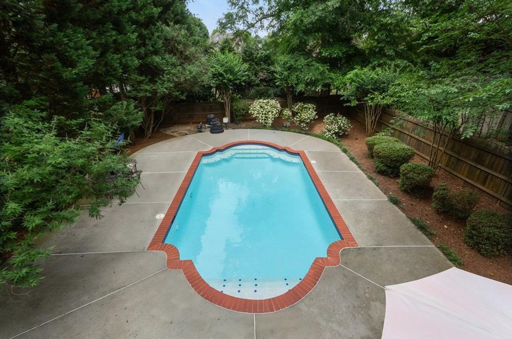 639 Sycamore Dr, Decatur GA  30030-2750 exterior