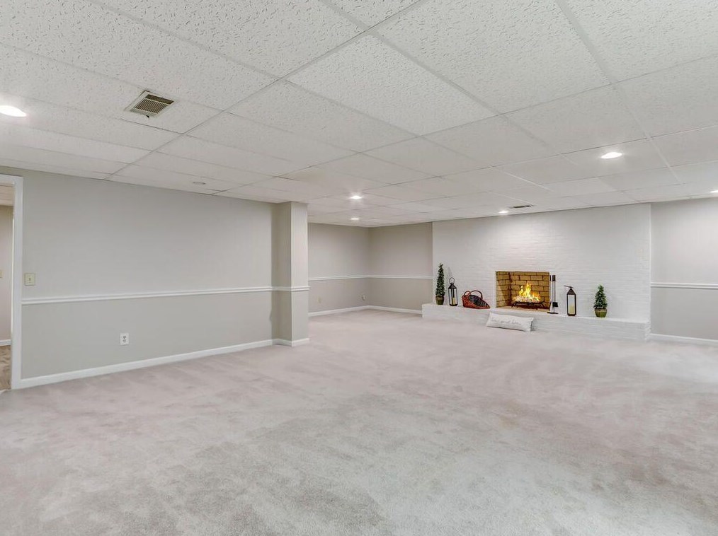 1790 Redbourne Dr, Atlanta GA  30350-5643 exterior