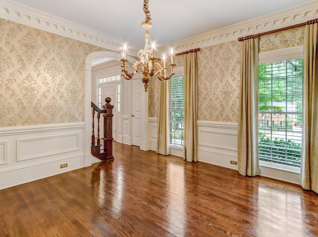 1790 Redbourne Dr, Atlanta GA  30350-5643 exterior