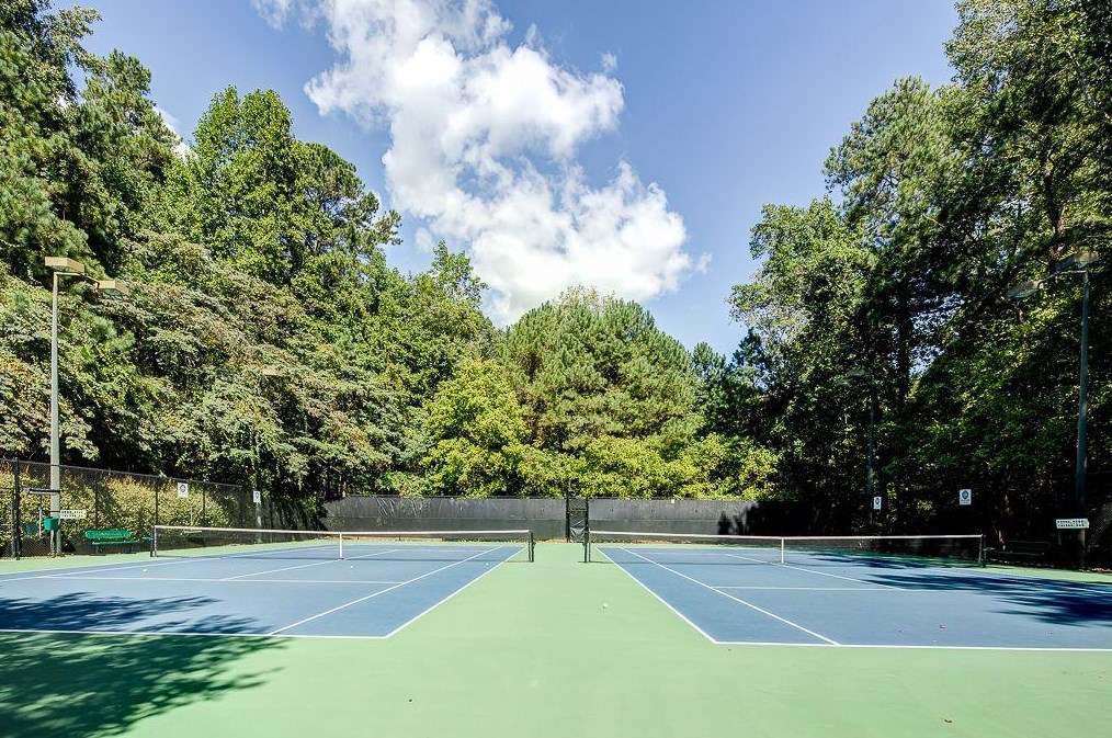 1790 Redbourne Dr, Atlanta GA  30350-5643 exterior