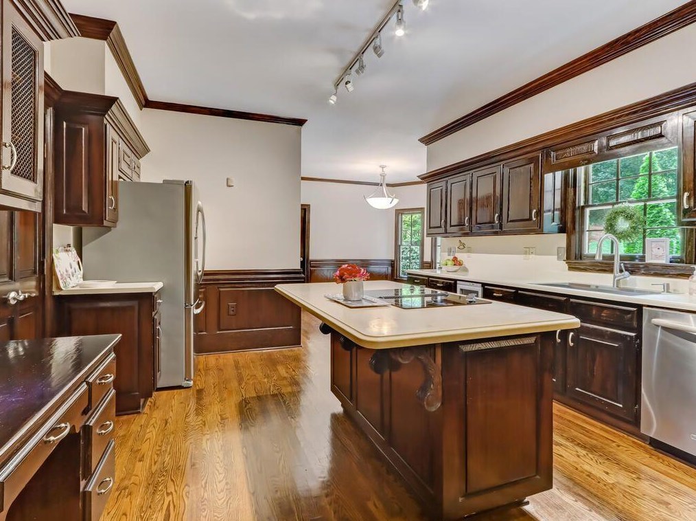 1790 Redbourne Dr, Atlanta GA  30350-5643 exterior