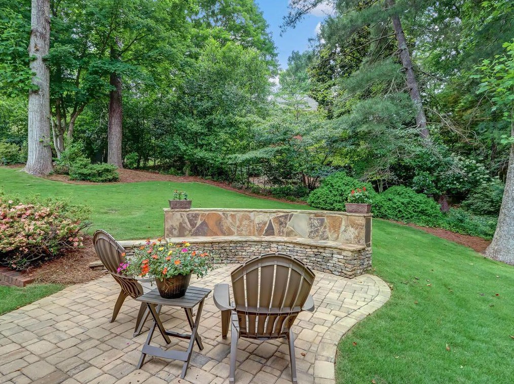 1790 Redbourne Dr, Atlanta GA  30350-5643 exterior