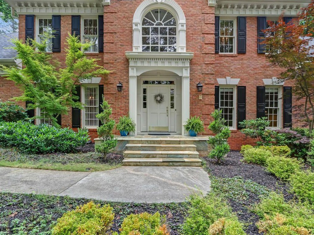 1790 Redbourne Dr, Atlanta GA  30350-5643 exterior