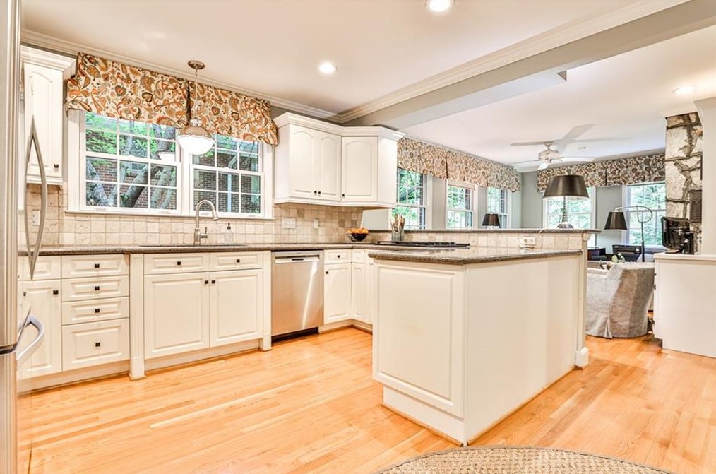 841 Ponce De Leon Ave, Decatur GA  30030-2859 exterior