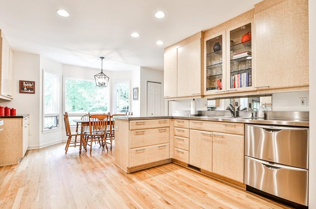 502 Kirk Rd, Decatur GA  30030-3774 exterior