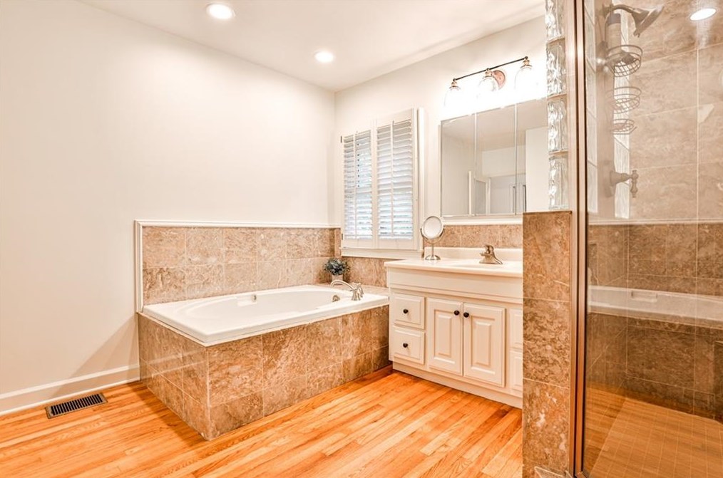 502 Kirk Rd, Decatur GA  30030-3774 exterior